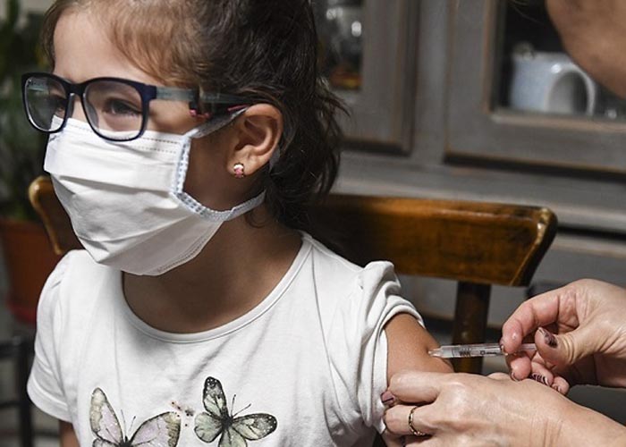 Más de dos millones de menores de 18 años vacunados