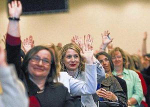 Aprobación de acceso del colectivo femenino y diversidad a los eventos culturales