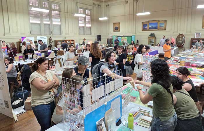 Bahía Blanca, entre letras y comunidad